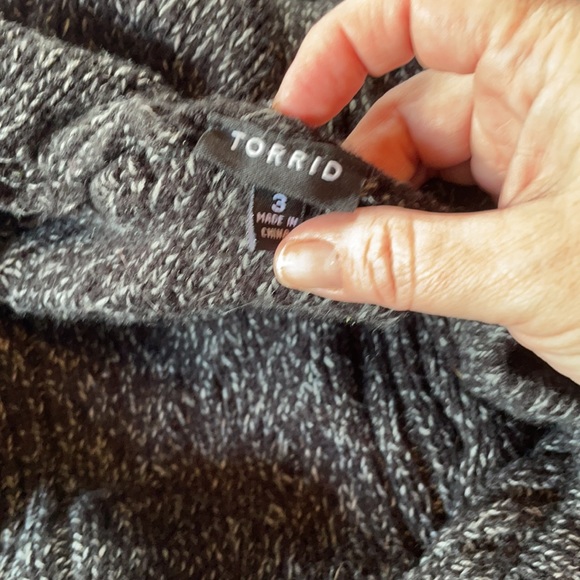 Torrid hooded sweater Beautiful sweater size 3 which is a size 22/24 - Picture 12 of 12